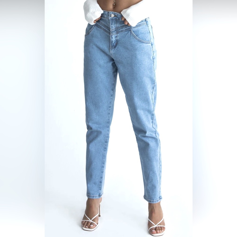 Princess Polly Light Wash “Leila Yolk Mom Jean” Sz-4